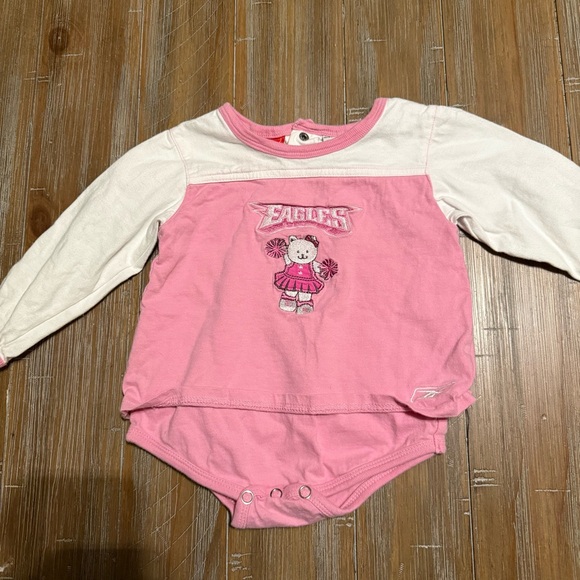 Baby girl vintage Philadelphia eagles onesie - Picture 1 of 4